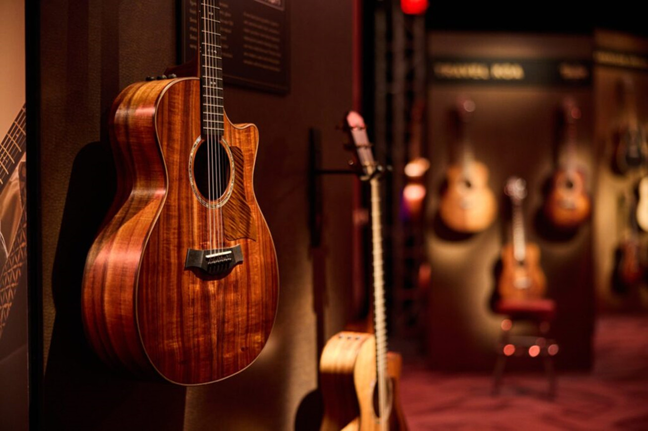 中文-666The Bluebird Cafe: Where Songs Are Sacred